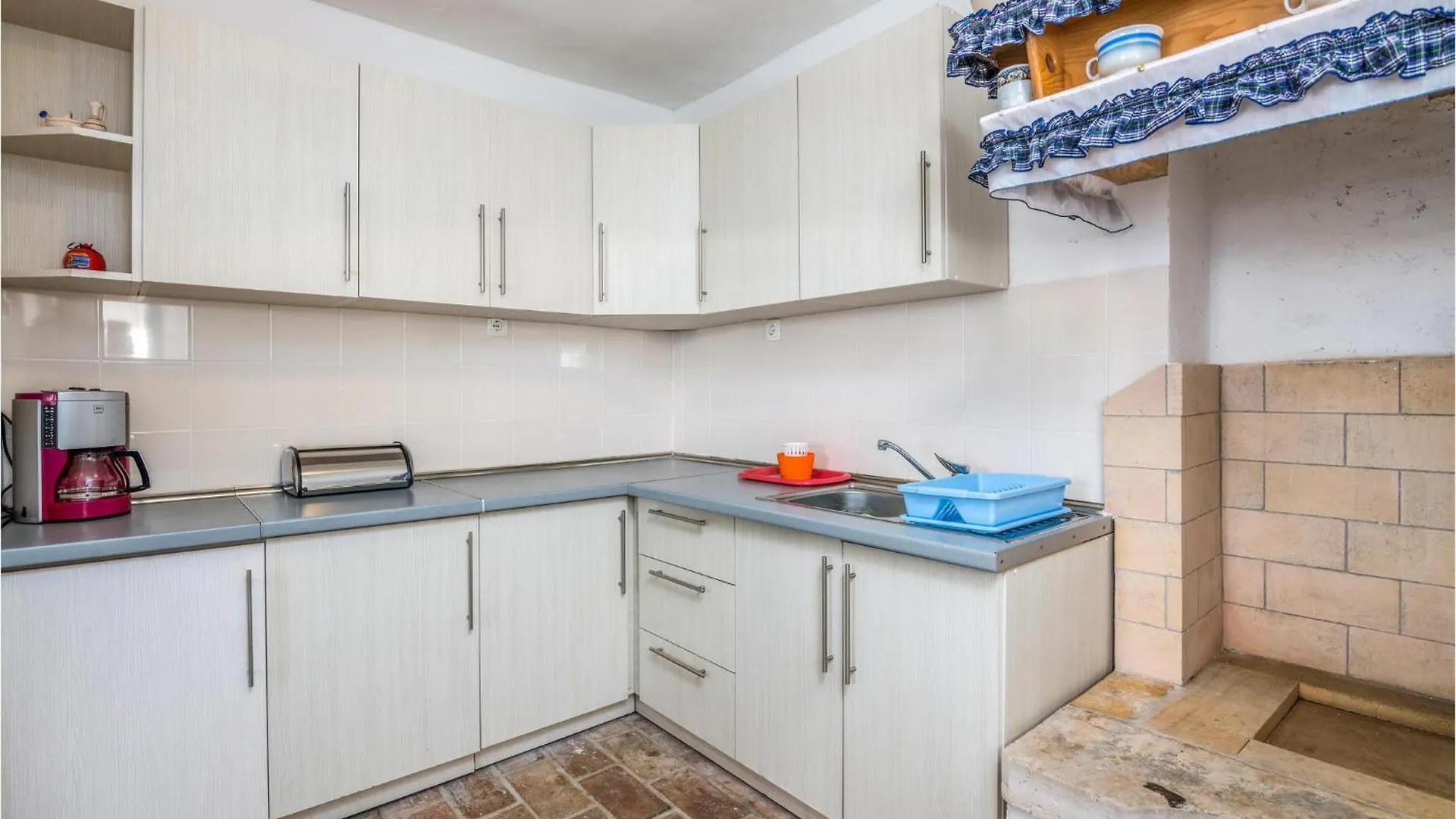 Stunning Home In Unije With Wifi Holiday home